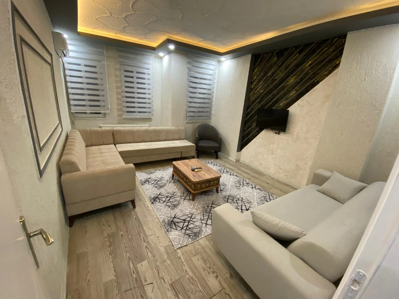 Suit 2 - Poyraz Suit 1